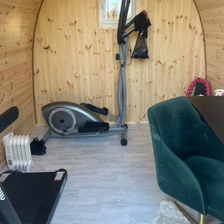 An eye-catching example of how to set up a garden room gym in the U.K.